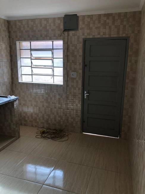 QUARTO, SALA E COZINHA - VILA DO CASTELO 