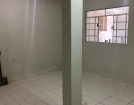 Aluga-se casa de 2 quartos em baixo