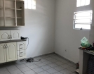 Aluga-se casa de 2 quartos em baixo