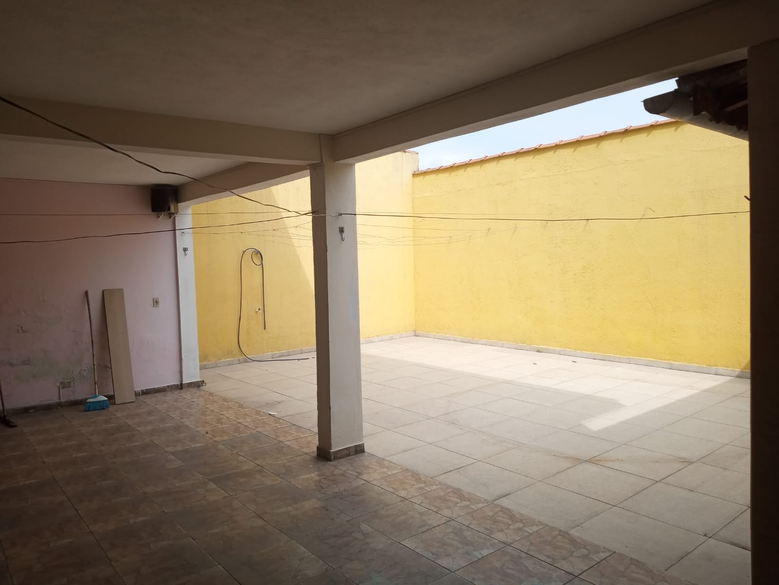 Sobrado 250m² - Jd Domitila