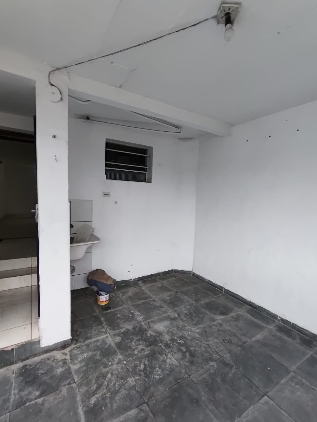 CASA 03 CÔMODOS JARDIM LUSO (POSSIBILIDADE VAGA DE GARAGEM)