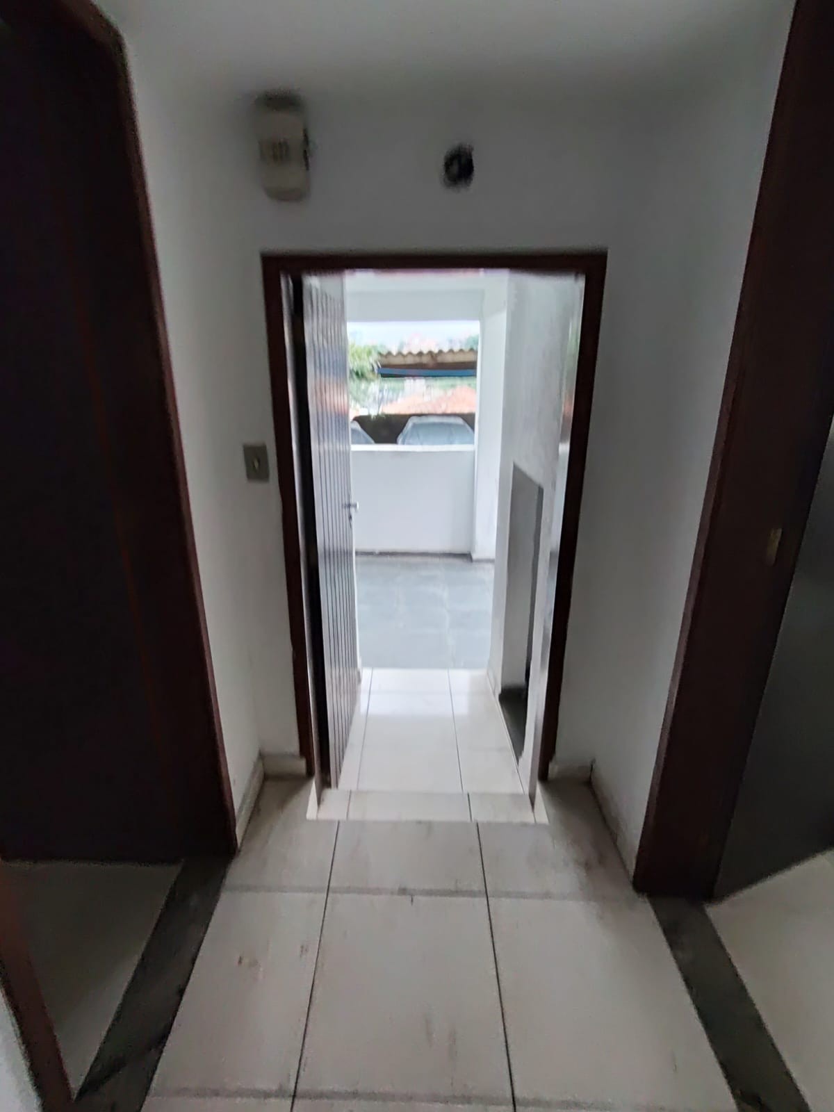 CASA 03 CÔMODOS JARDIM LUSO (POSSIBILIDADE VAGA DE GARAGEM)