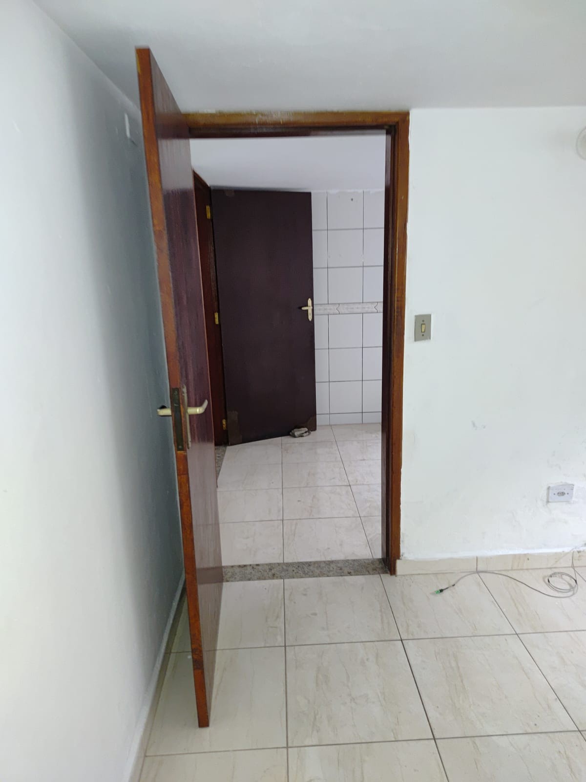 CASA 03 CÔMODOS JARDIM LUSO (POSSIBILIDADE VAGA DE GARAGEM)