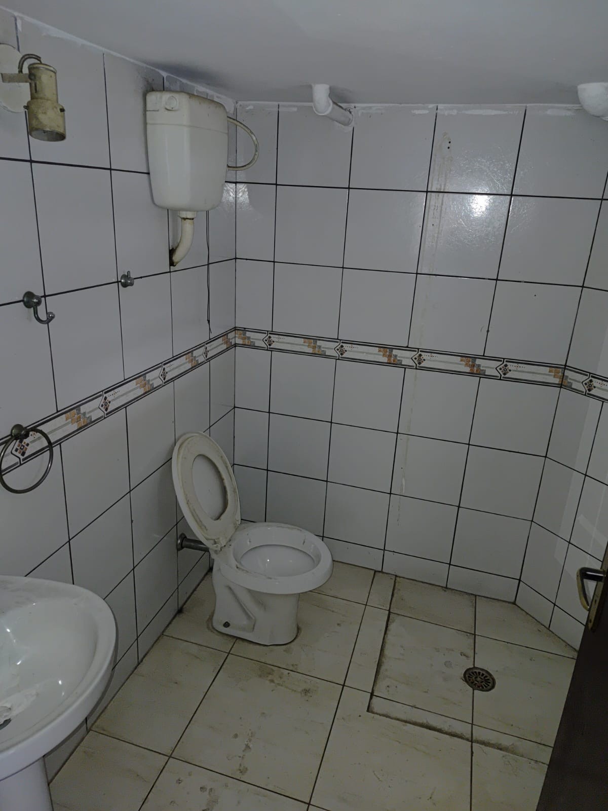CASA 03 CÔMODOS JARDIM LUSO (POSSIBILIDADE VAGA DE GARAGEM)