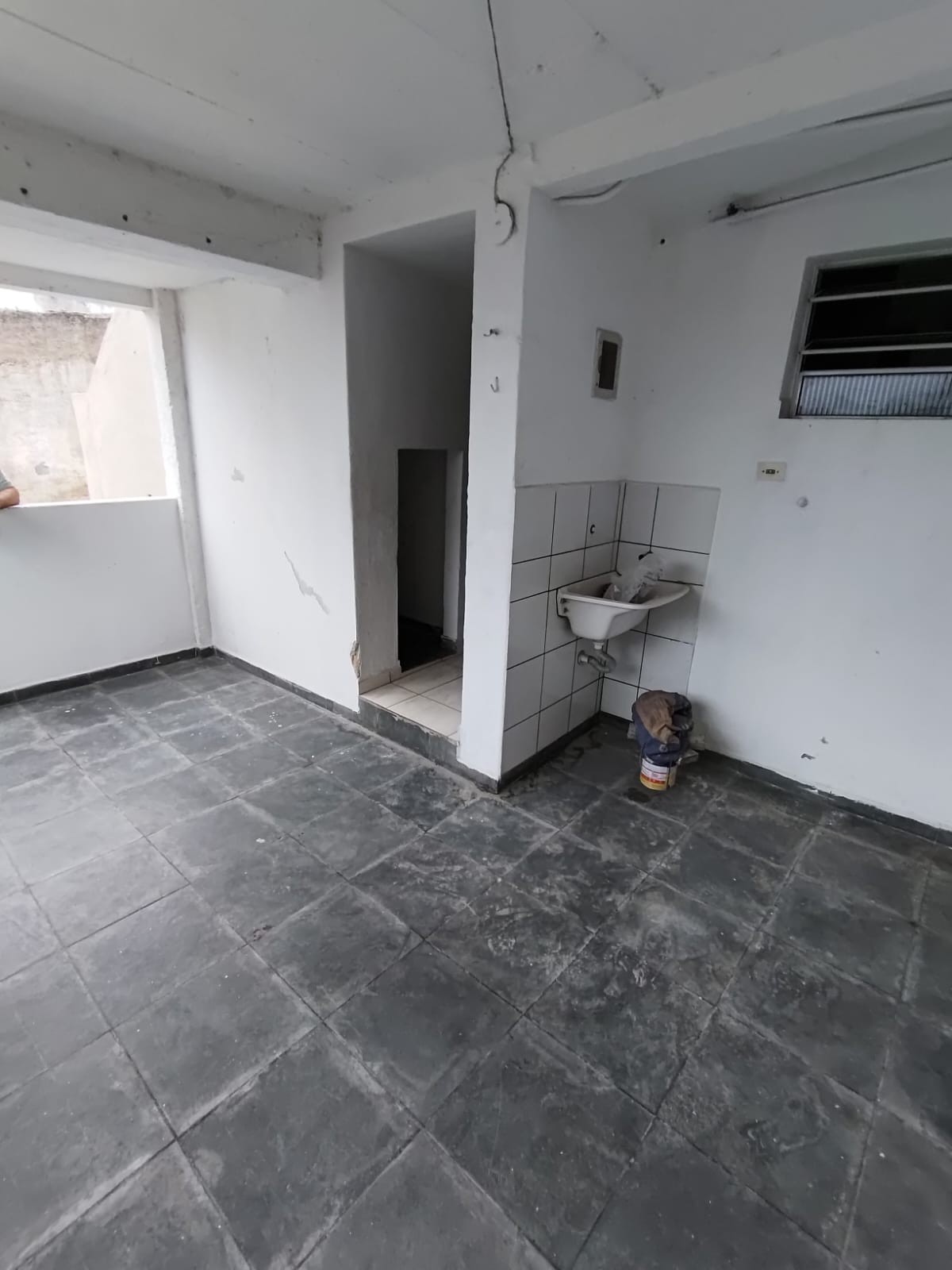 CASA 03 CÔMODOS JARDIM LUSO (POSSIBILIDADE VAGA DE GARAGEM)