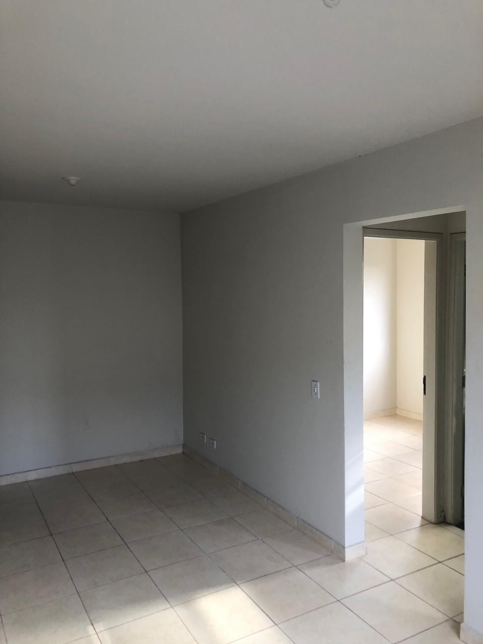 Apartamento - Travessa Av. Eid Maluf. - 2 dorms, sala, cozinha e área de serviço- vaga descoberta
