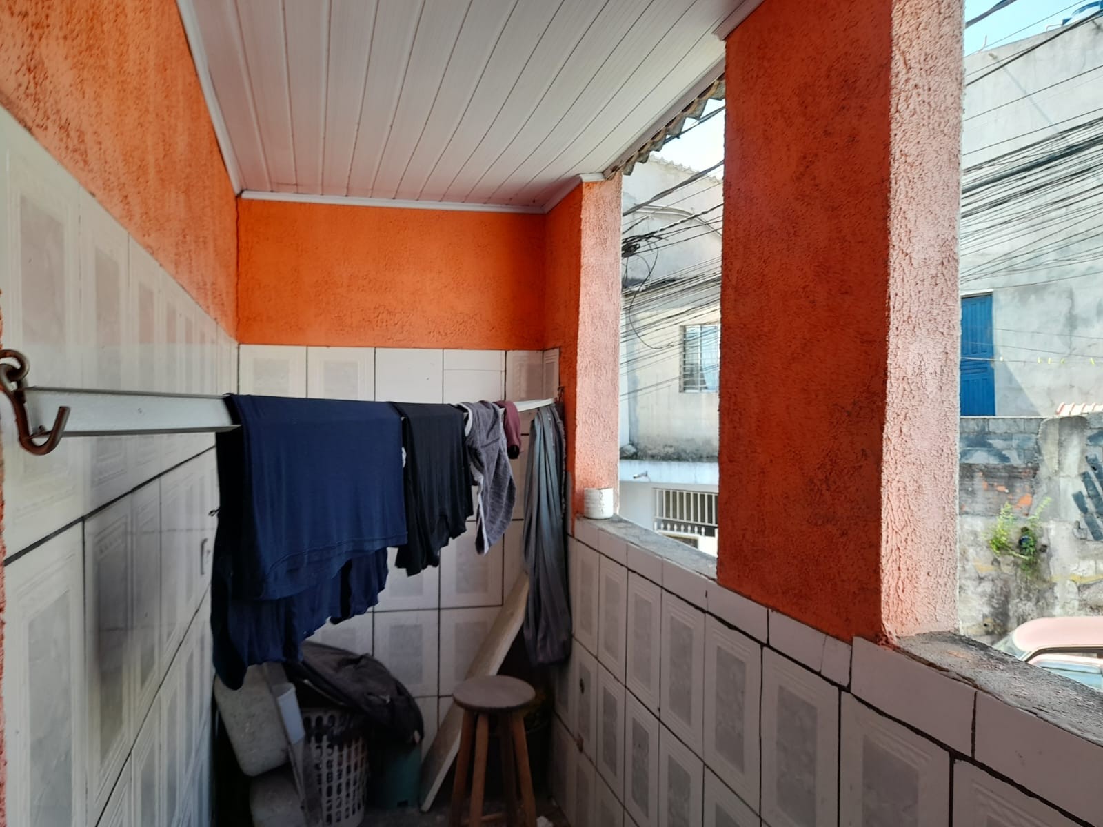 CASA COM 3DORMS- CONTRATO COMPRA E VENDA