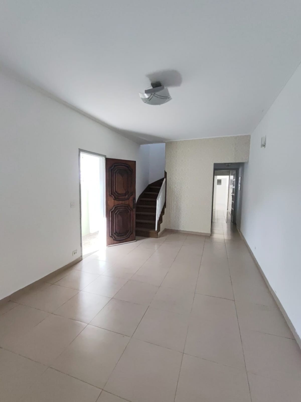 Sobrado para aluguel com 161 metros quadrados com 5 quartos