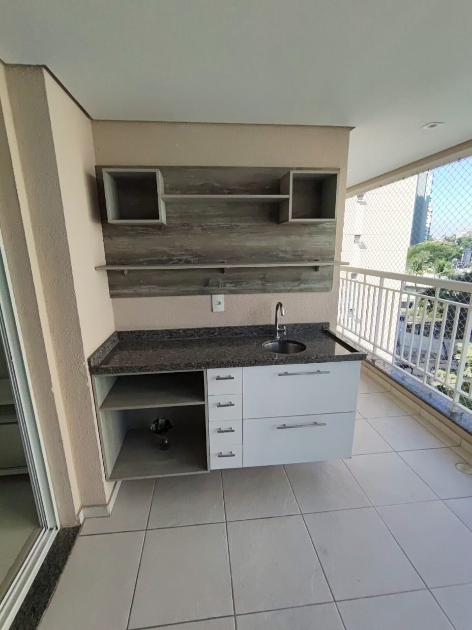 Apartamento com 3 Quartos e 2 banheiros à Venda, 81 m² por R$ 899.000
