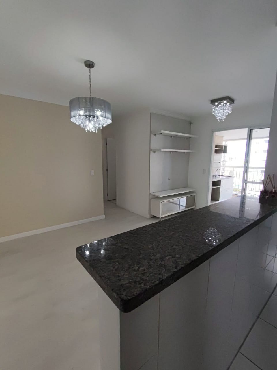 Apartamento com 3 Quartos e 2 banheiros à Venda, 81 m² por R$ 899.000