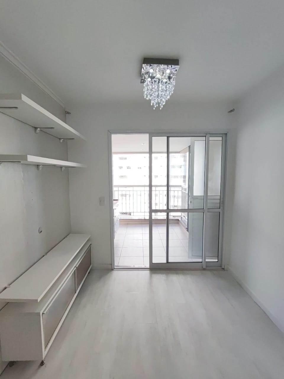 Apartamento com 3 Quartos e 2 banheiros à Venda, 81 m² por R$ 899.000