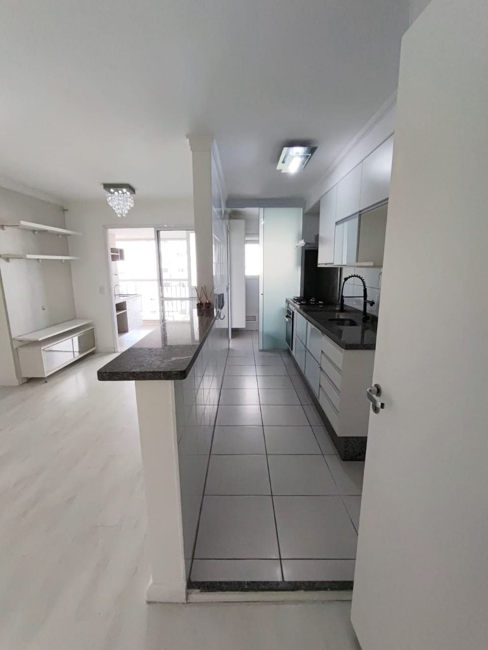 Apartamento com 3 Quartos e 2 banheiros à Venda, 81 m² por R$ 899.000