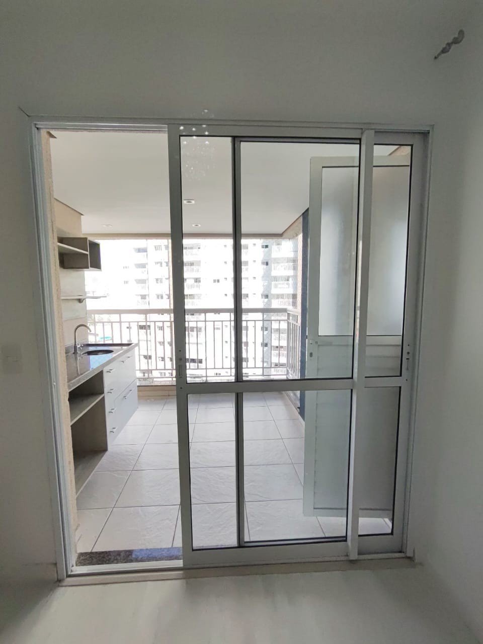 Apartamento com 3 Quartos e 2 banheiros à Venda, 81 m² por R$ 899.000