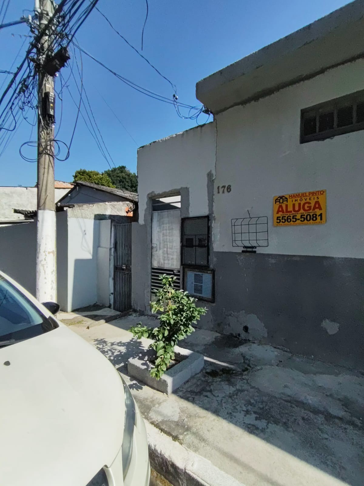 ALUGA-SE CASA JARDIM ORIENTAL