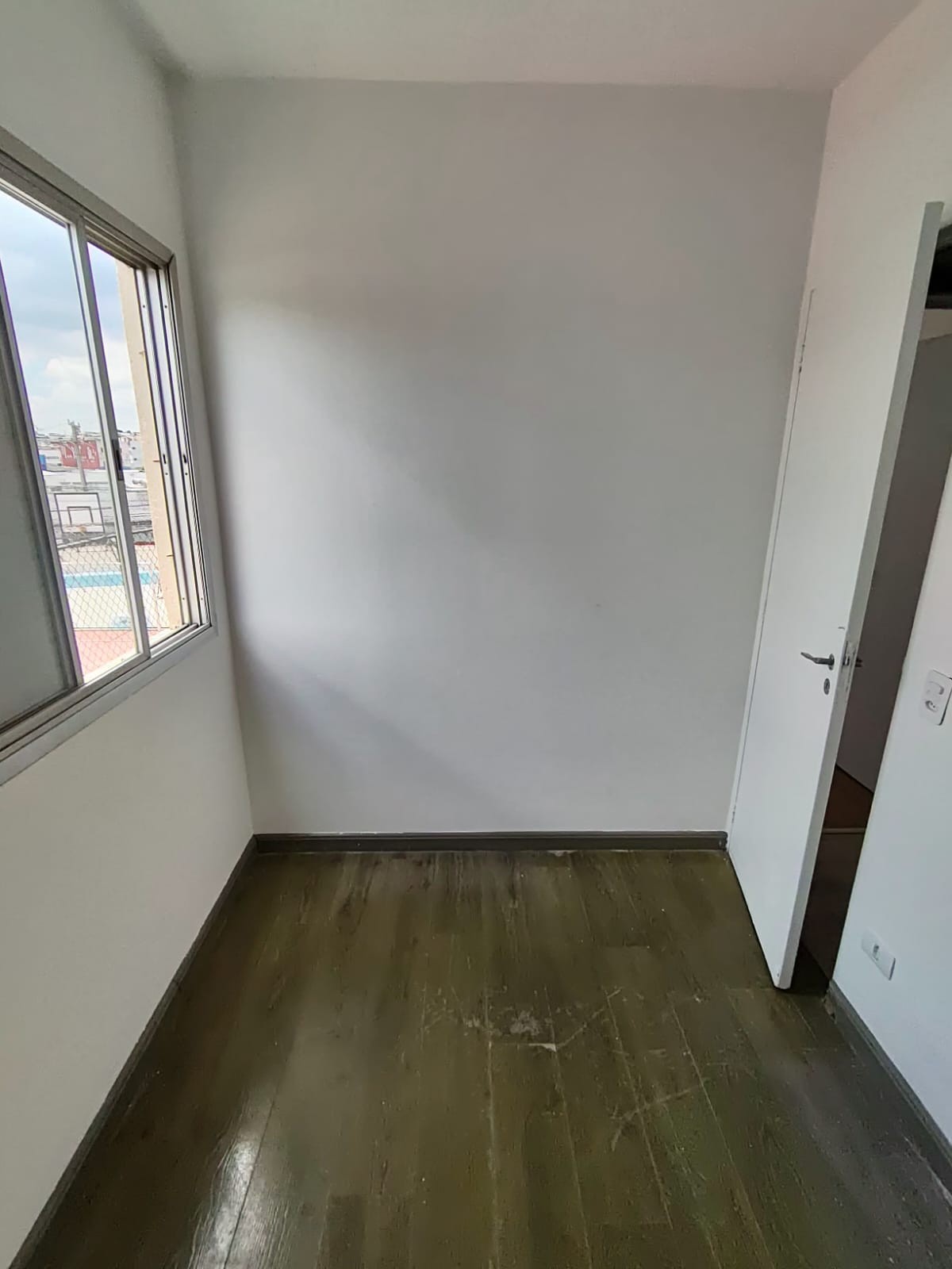 VENDE-SE APARTAMENTO AO LADO DA AVENIDA CUPECÊ