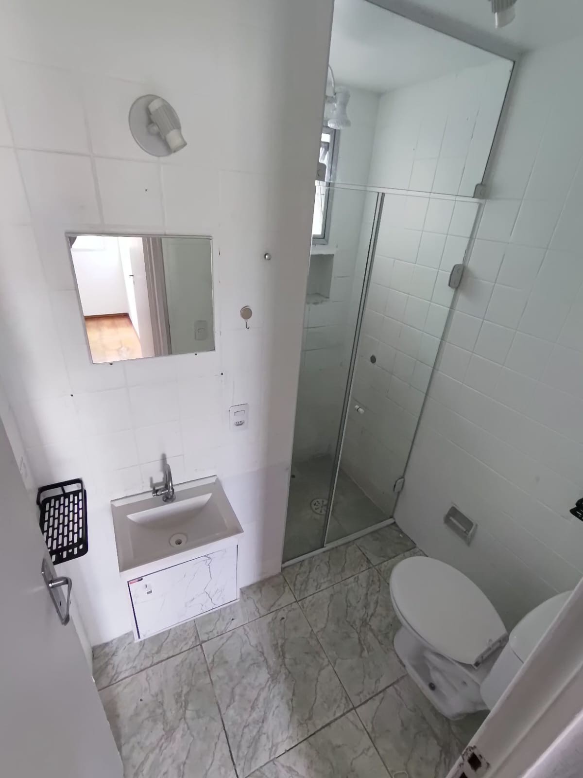 VENDE-SE APARTAMENTO AO LADO DA AVENIDA CUPECÊ