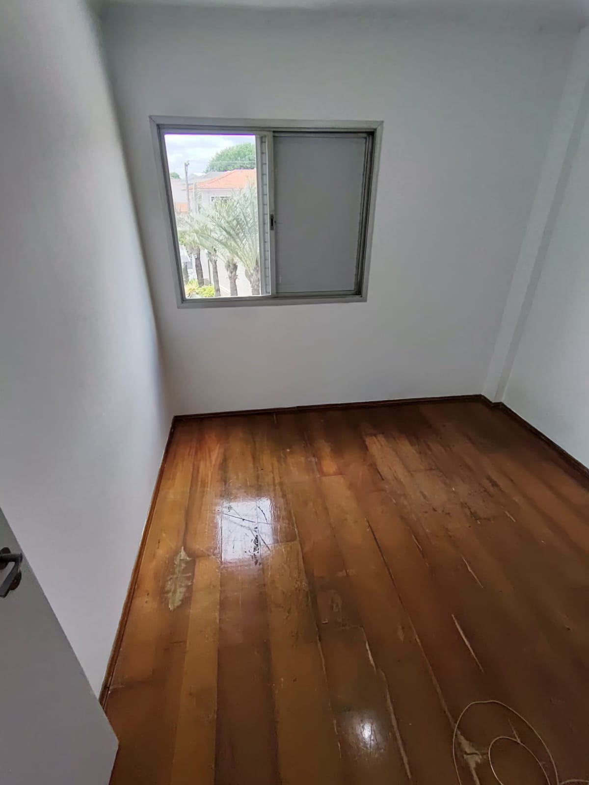 VENDE-SE APARTAMENTO AO LADO DA AVENIDA CUPECÊ