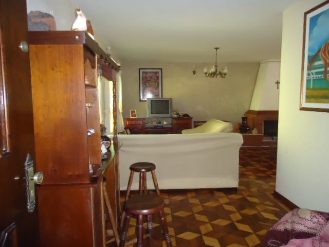 VENDE-SE CASA TÉRREA NO JARDIM CIDÁLIA