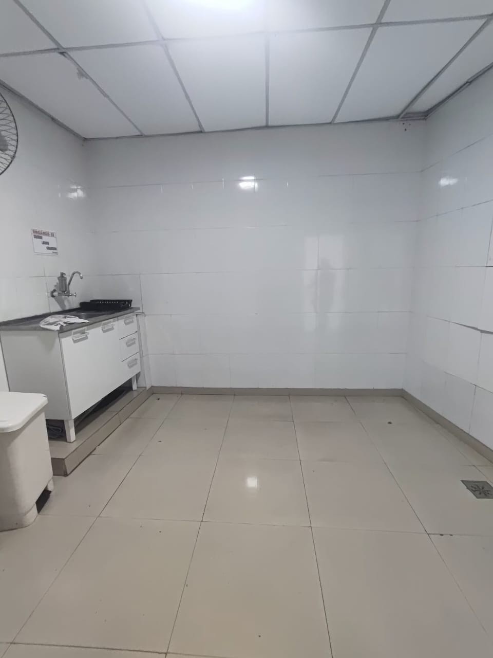 SALÃO COMERCIAL AV. CUPECÊ 200M² + AREA LATERAL