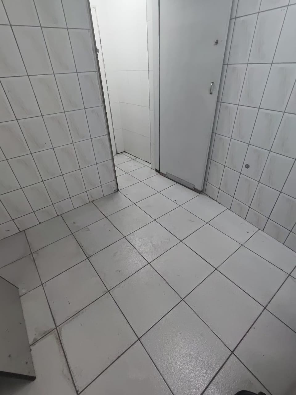 SALÃO COMERCIAL AV. CUPECÊ 200M² + AREA LATERAL