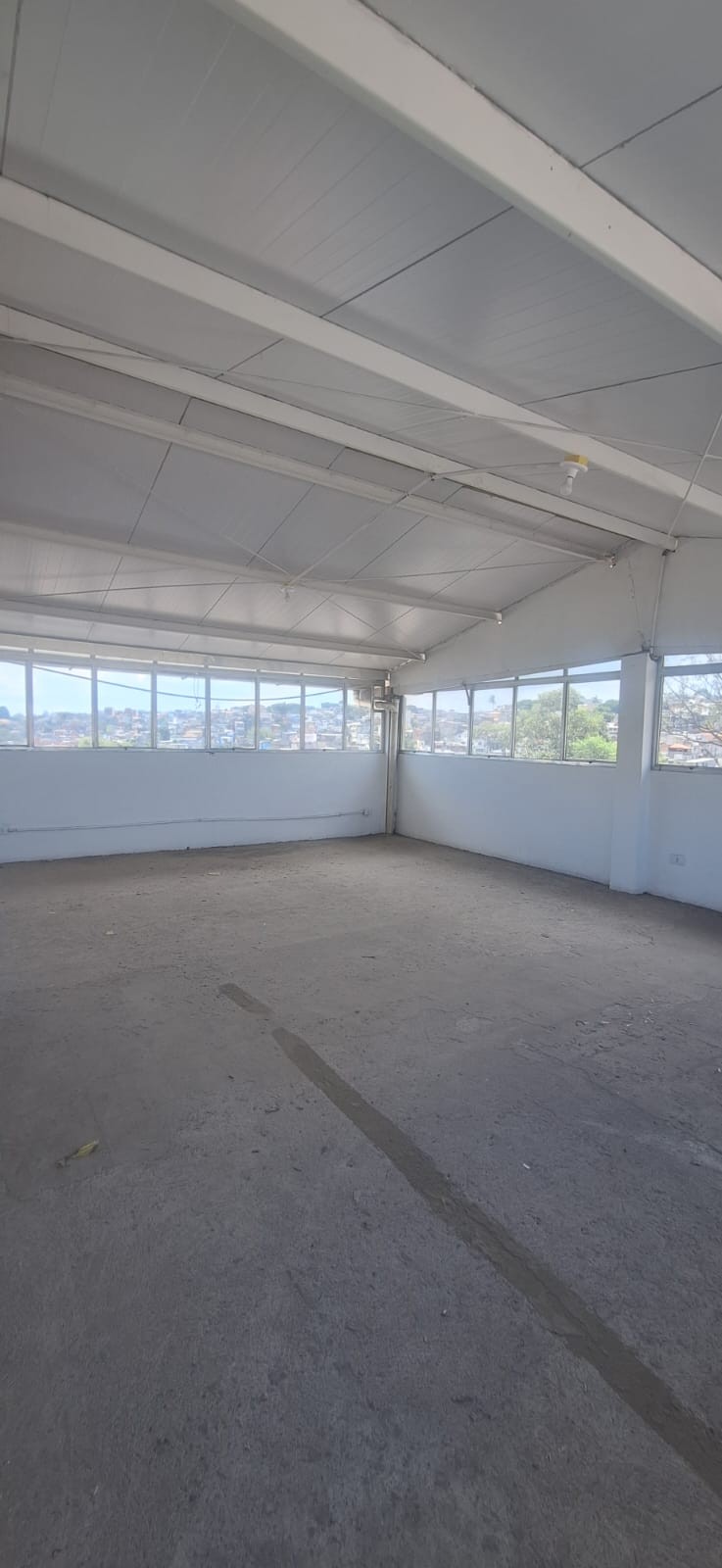 Imóvel para aluguel tem 200 metros quadrados em Cidade Ademar - São Paulo - SP