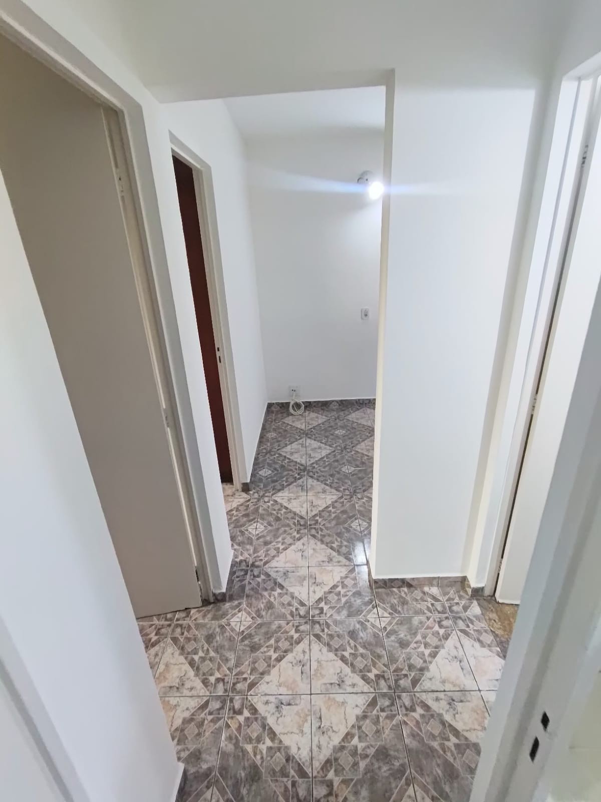 ALUGA-SE APARTAMENTO NO CONDOMÍNIO CUPECÊ