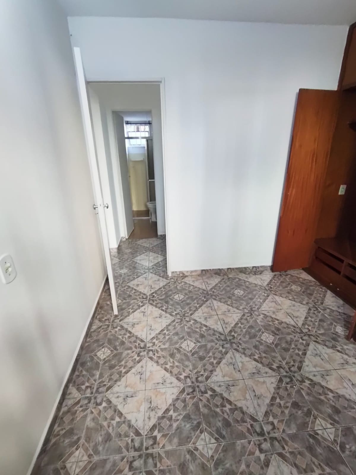 ALUGA-SE APARTAMENTO NO CONDOMÍNIO CUPECÊ