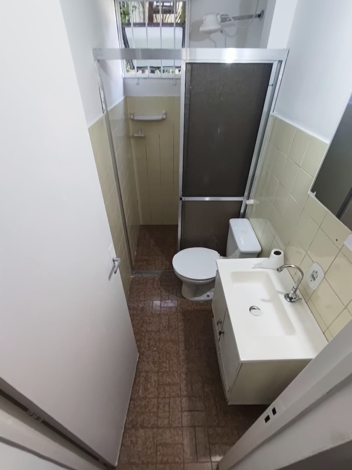 ALUGA-SE APARTAMENTO NO CONDOMÍNIO CUPECÊ