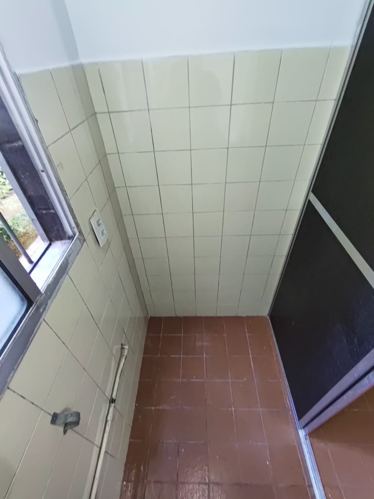 ALUGA-SE APARTAMENTO NO CONDOMÍNIO CUPECÊ