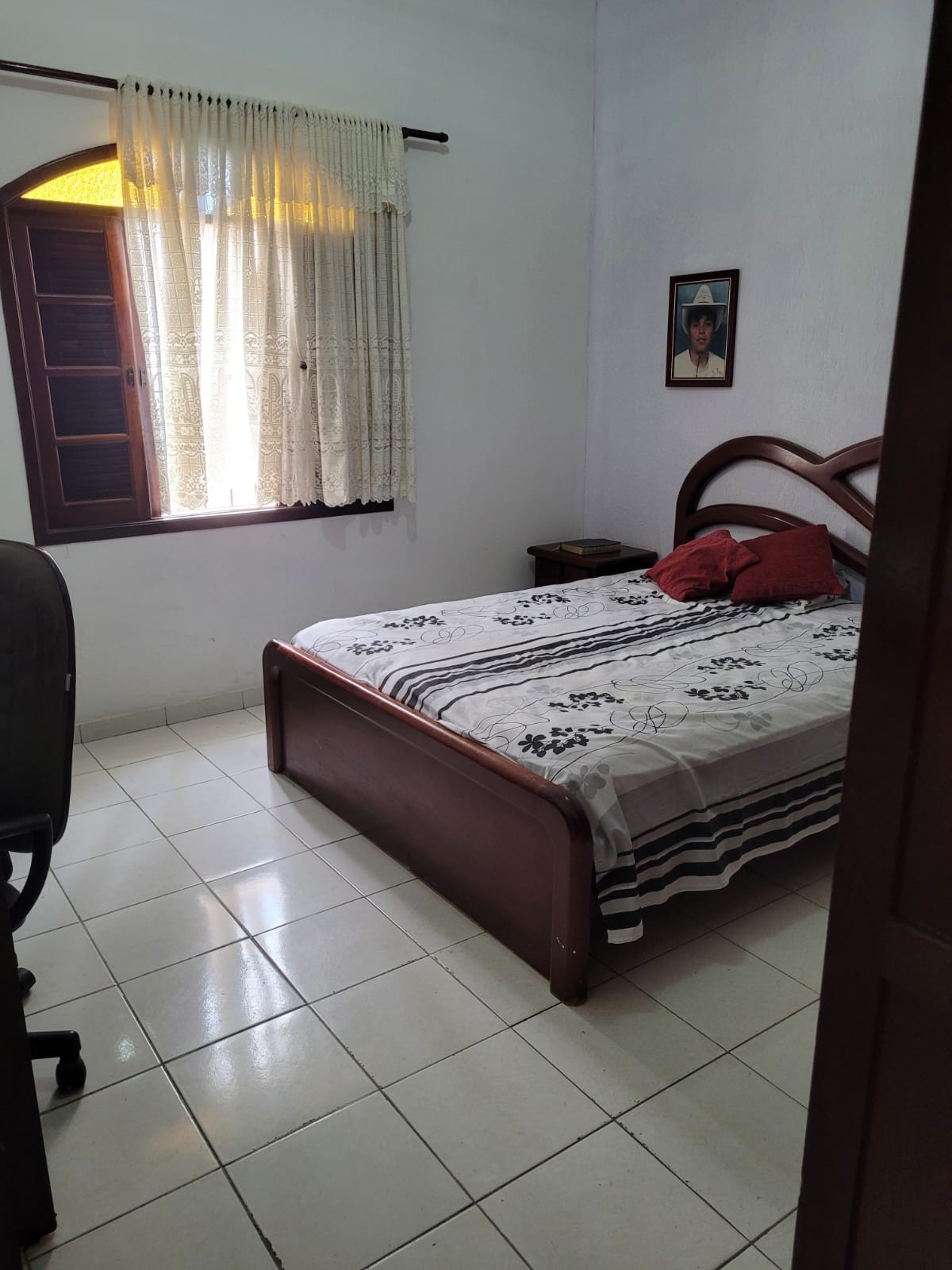 Sobrado com 4 dorms + Salão comercial - 350 m²