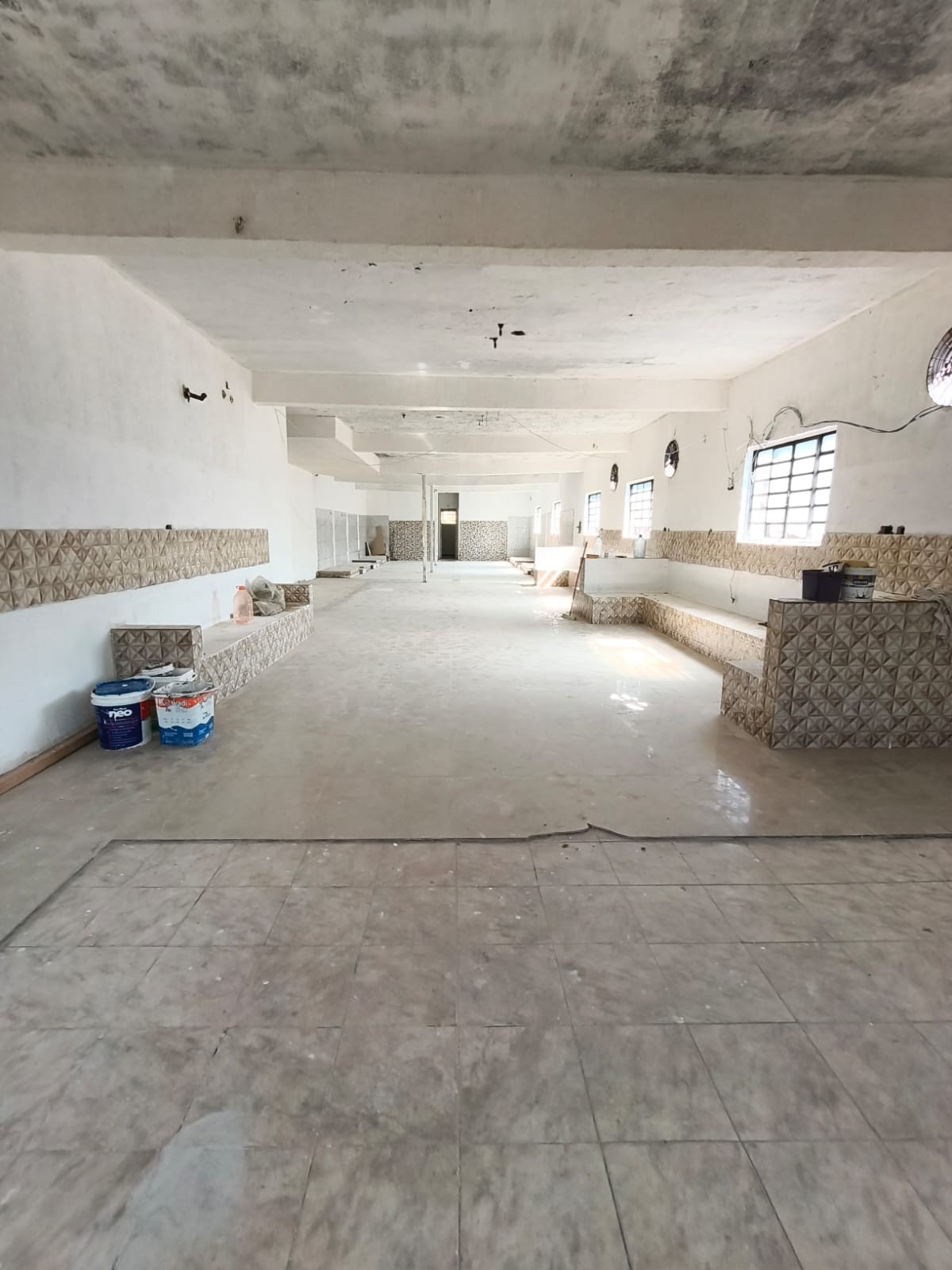 Salão Sobreloja - Av. Yervant Kissajikian, 3264 - Vila Missionaria