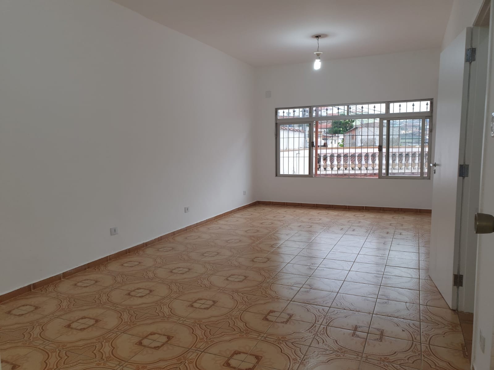 Casa 250m² - R. Cel. Teodoro Ferreira - Cidade Domitila- São Paulo