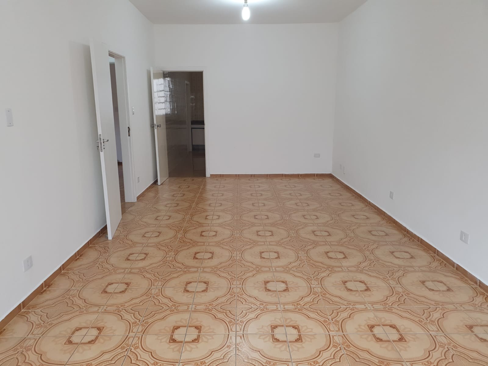 Casa 250m² - R. Cel. Teodoro Ferreira - Cidade Domitila- São Paulo
