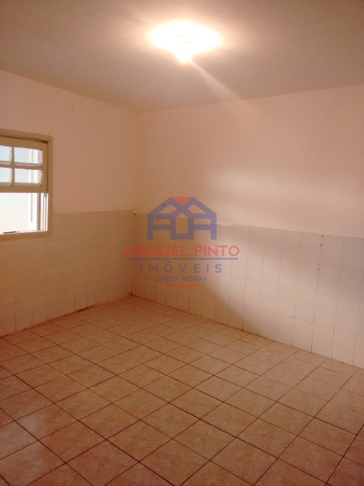 Terreno com 374m com 4 construções