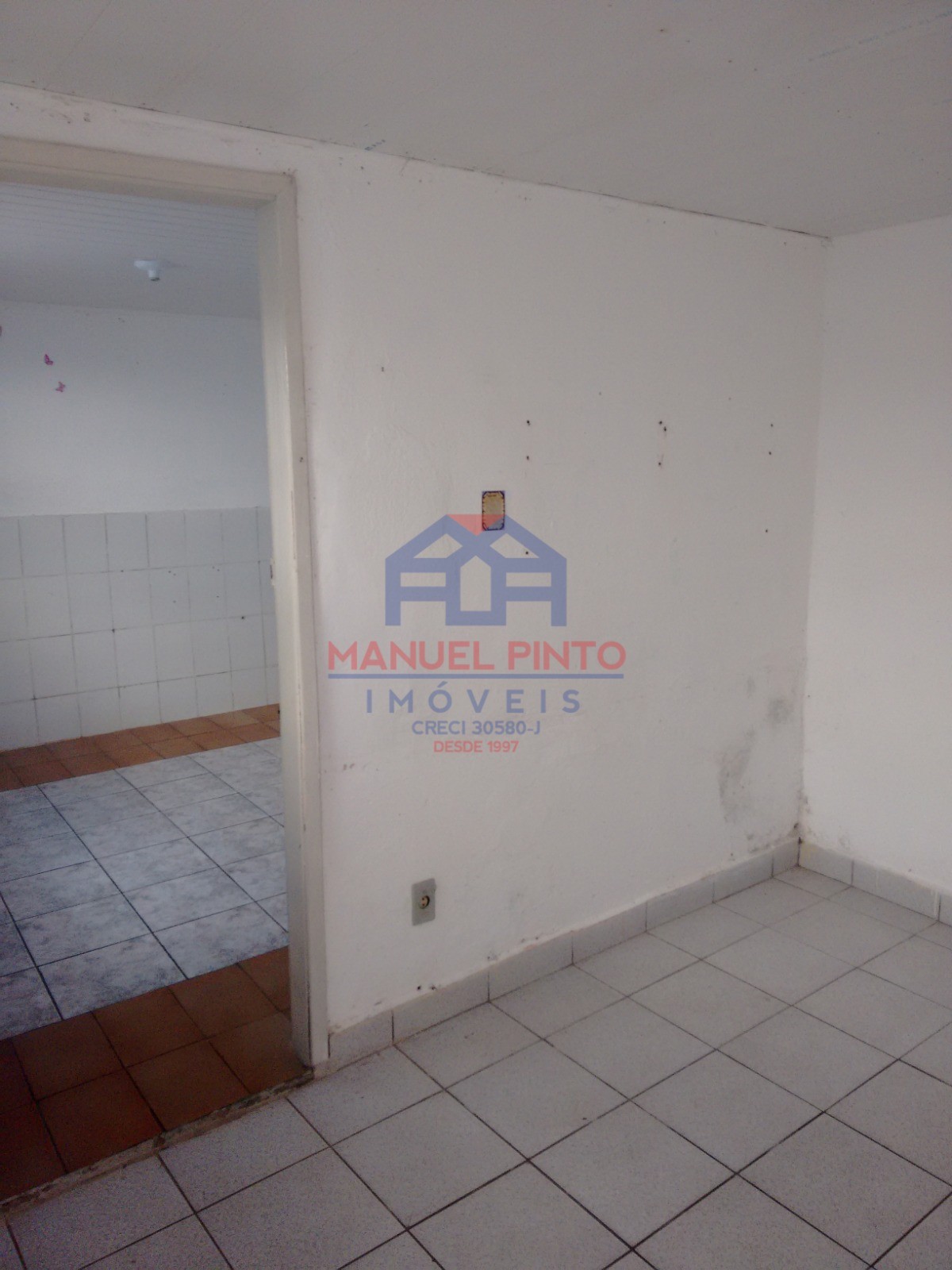 Terreno com 374m com 4 construções