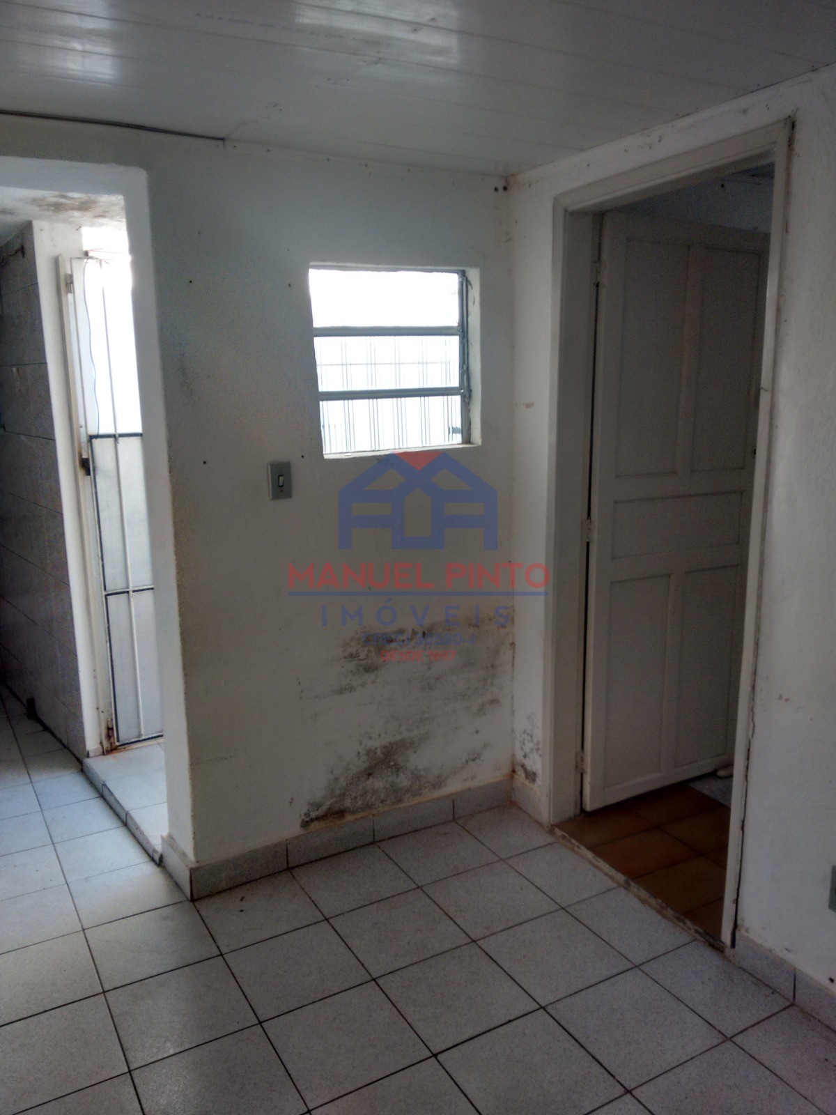 Terreno com 374m com 4 construções