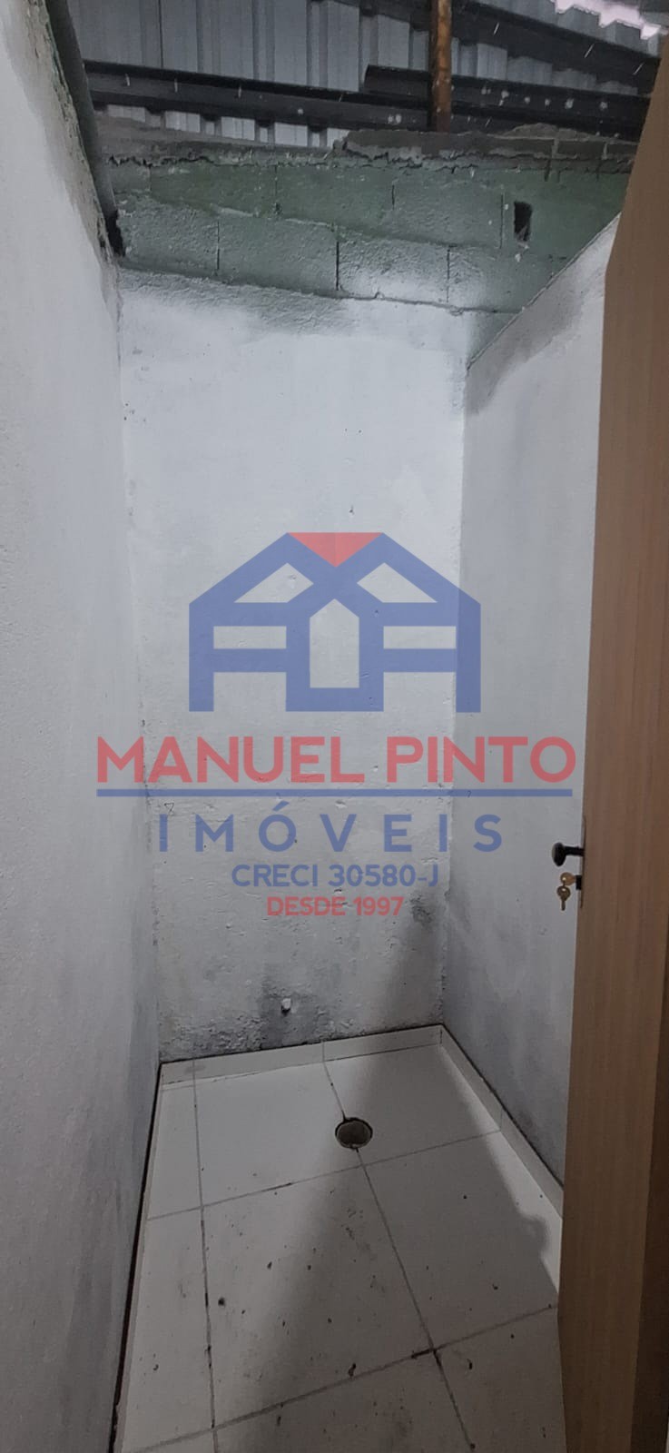 Terreno com 374m com 4 construções