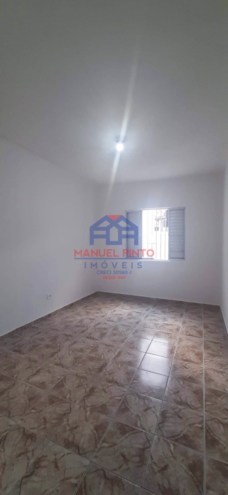 Terreno com 3 casas