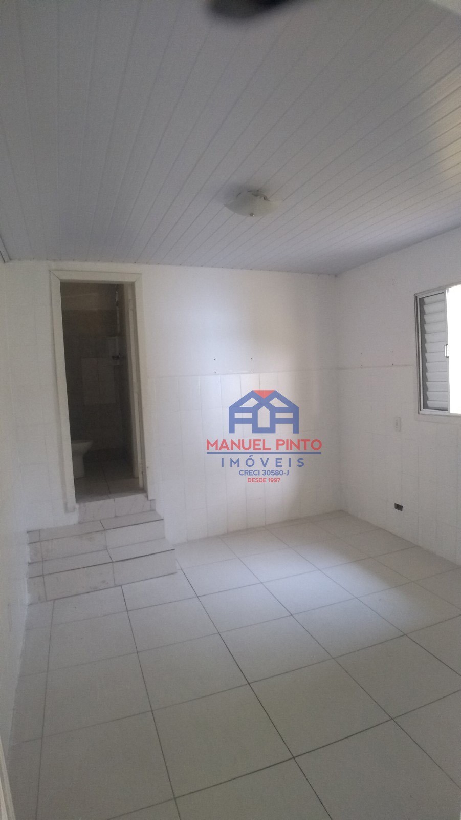 Terreno com 3 casas
