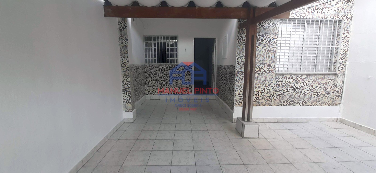 Terreno com 3 casas