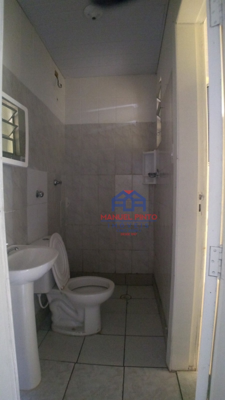 Terreno com 3 casas