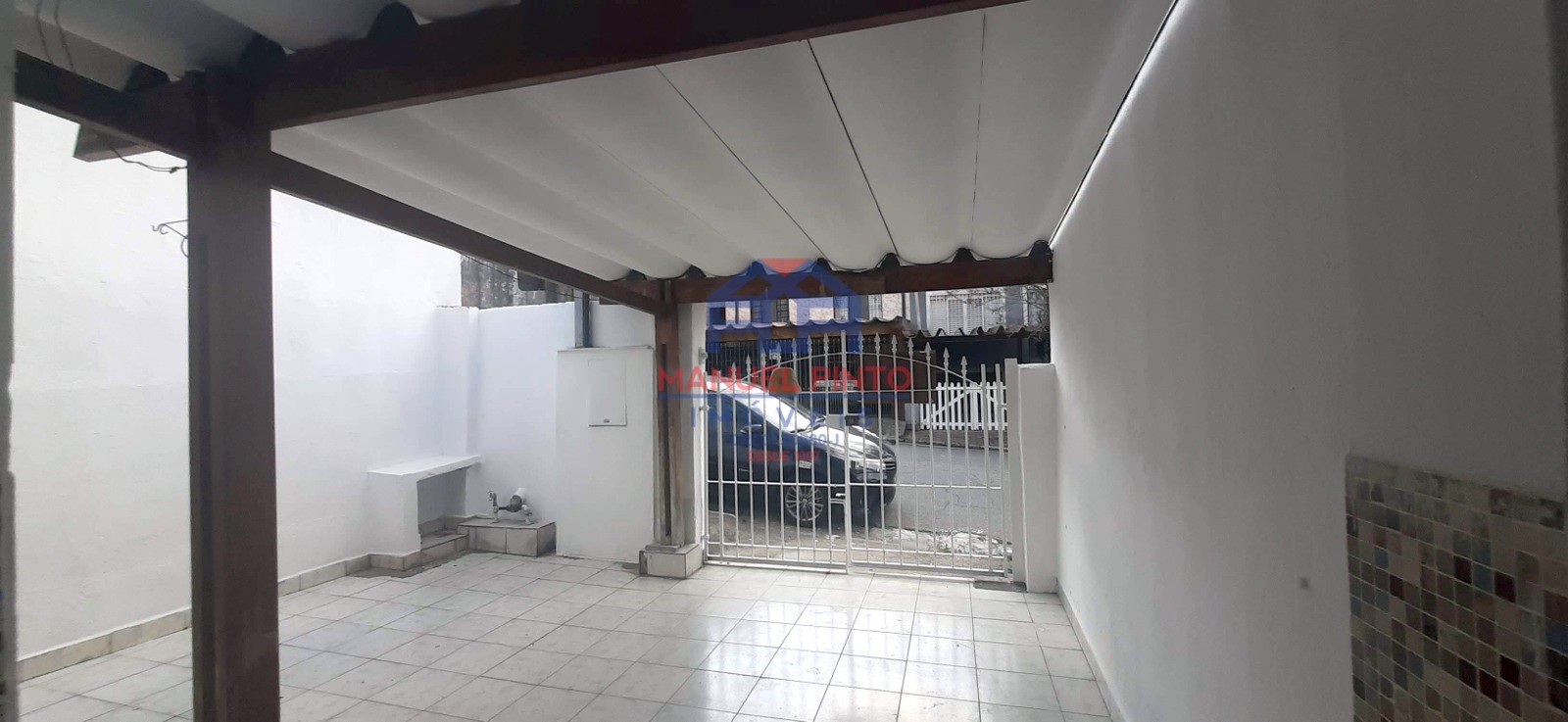 Terreno com 3 casas
